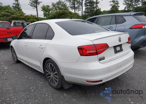 2015 Volkswagen Jetta 1.8T Sport из США, поврежденный, VIN 3VWD17AJ2FM203795